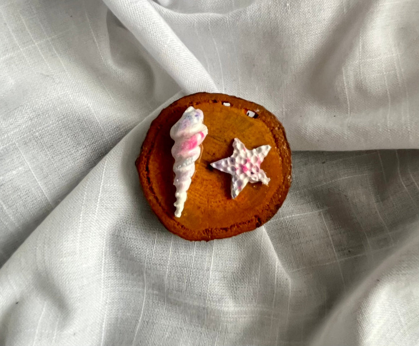 Beach Magnet (Small) Shell and Starfish Wood and Clay Magnet - Rainbow In The Pines