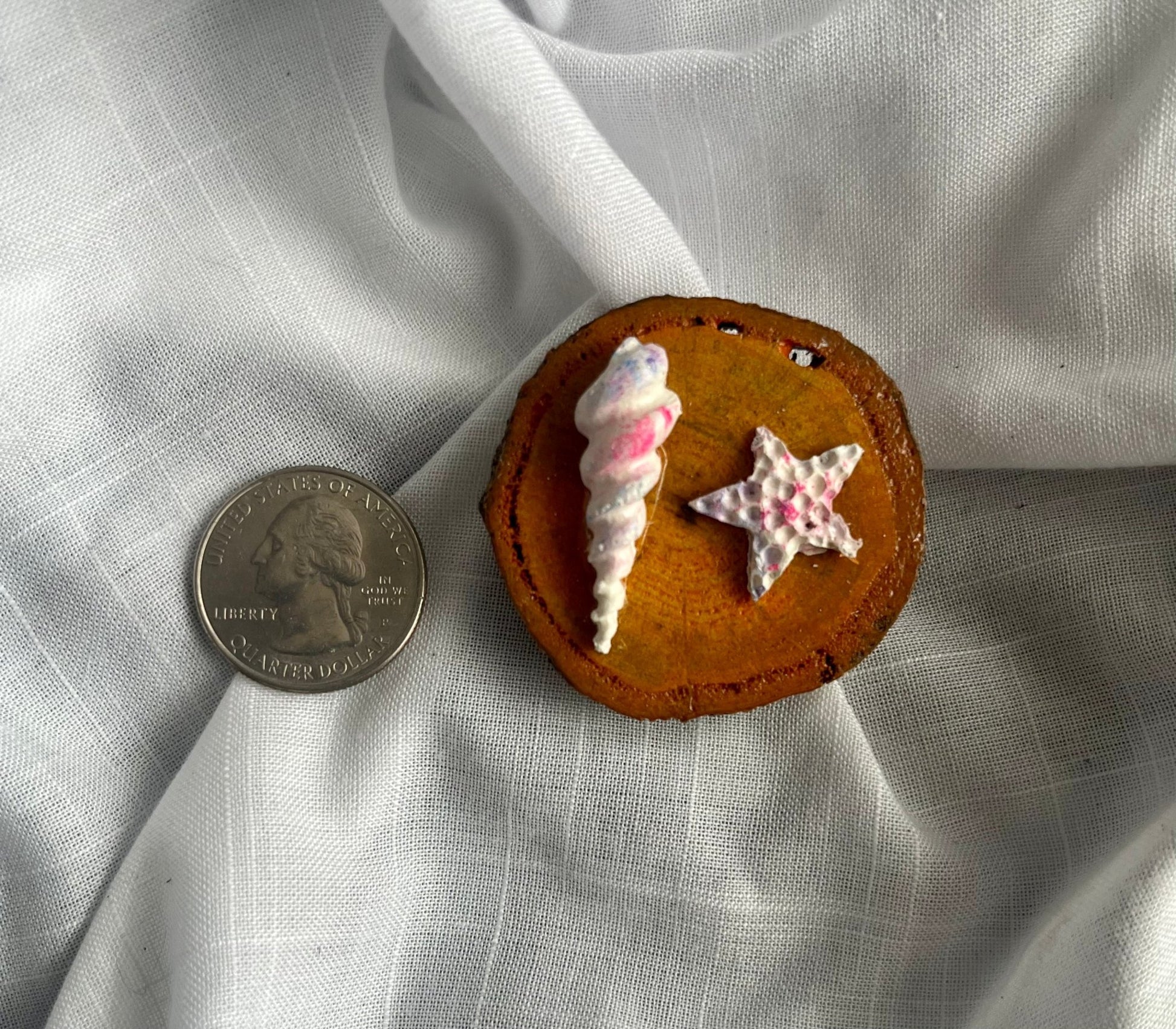 Beach Magnet (Small) Shell and Starfish Wood and Clay Magnet - Rainbow In The Pines